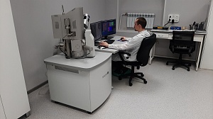 Сканирующий электронный микроскоп Tescan Mira 3LMU в комплекте: система рентгеновского энергодисперсионного микроанализа с безазотным детектором Ultim MAX 40